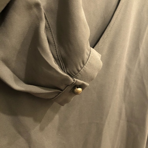 Forever 21 Navy Green Chiffon Blouse Size Small - Picture 3 of 3